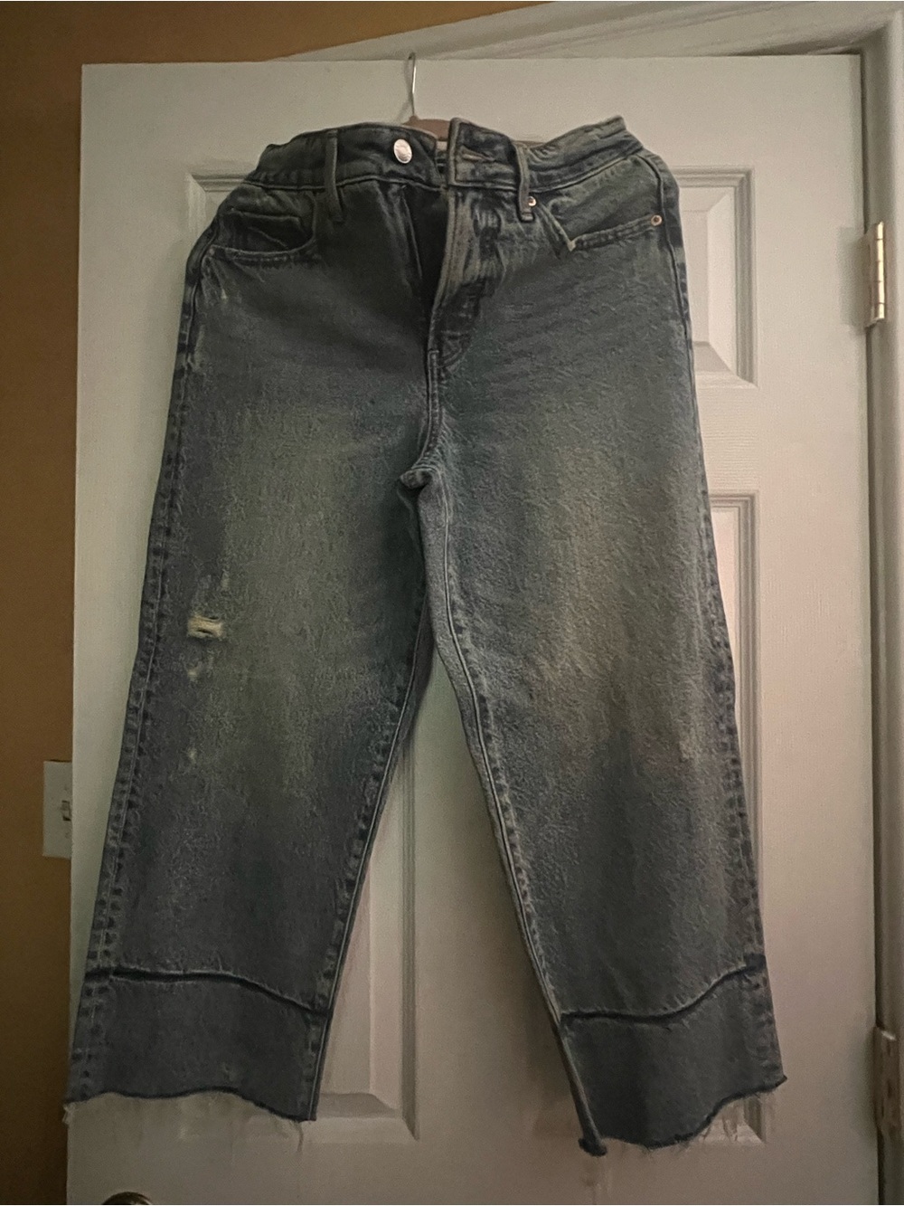 Women's  light Washed Cropped Jeans